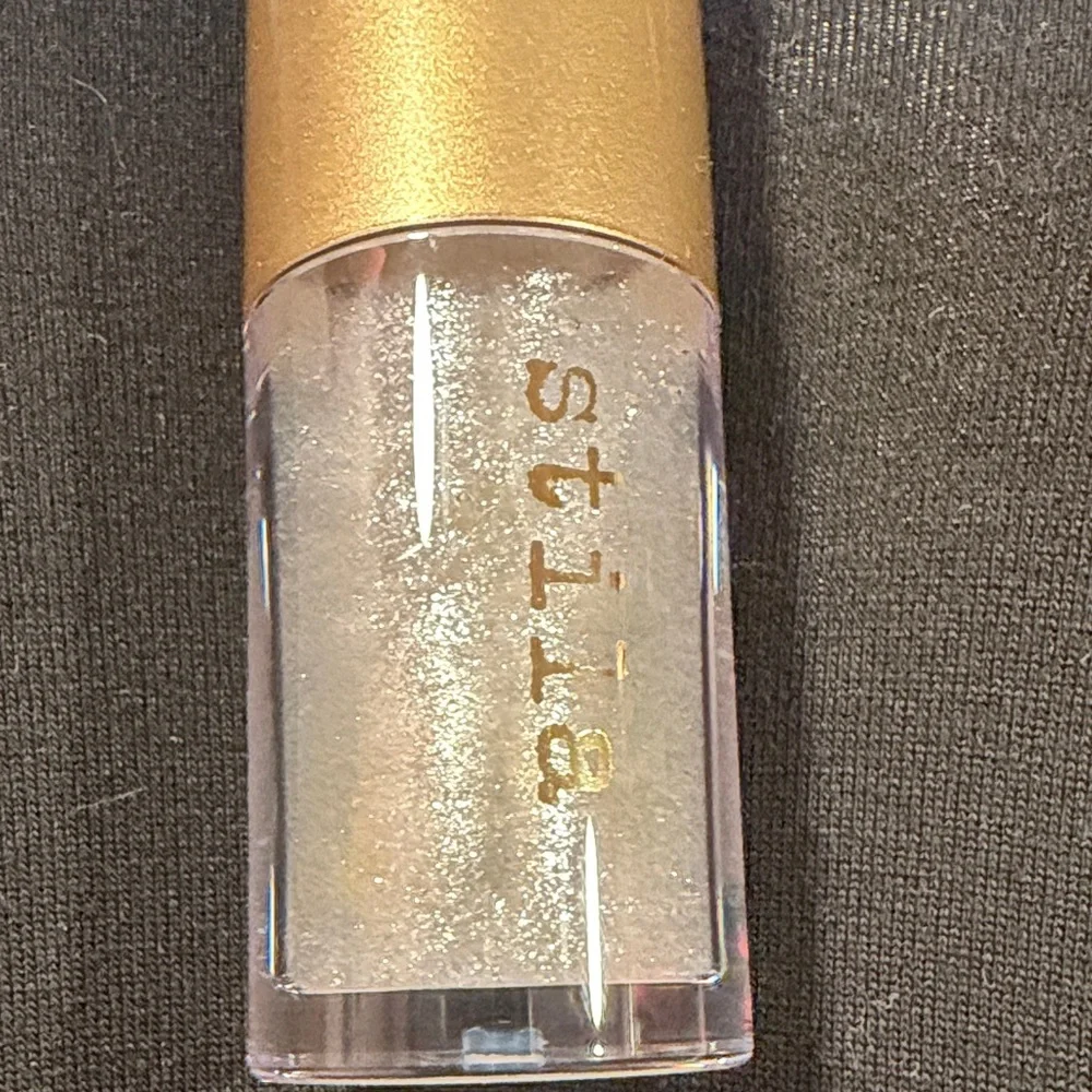 Stila Heaven's Dew Gel Lip Oil in Moondust - Picture 4 of 4